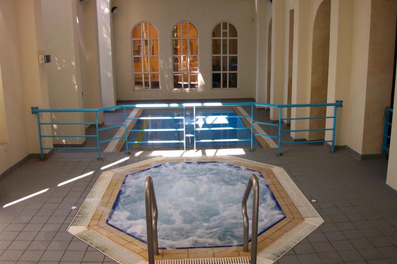 Twin Trees Hotel & Leisure Club Балліна Екстер'єр фото